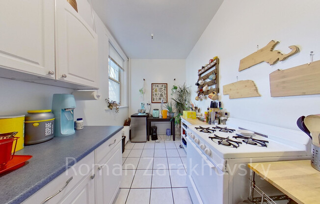 1852 COMMONWEALTH AVE