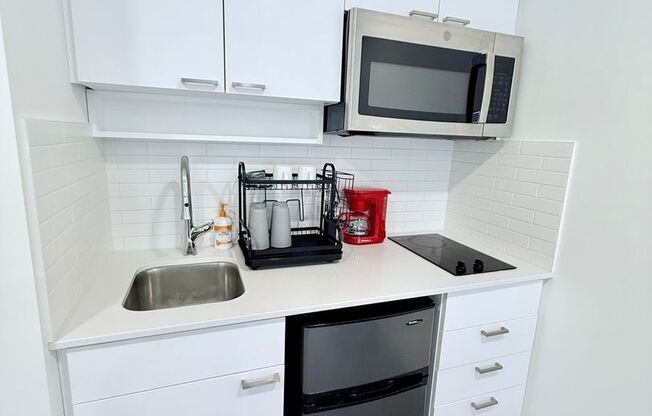 Studio, 1 bath, $875, Unit 407- MFTE