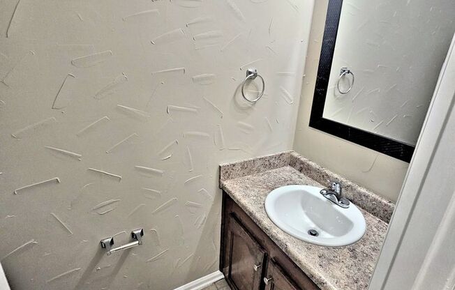 2 beds, 1.5 baths, 1,250 sqft, $975, Unit 2412 #3