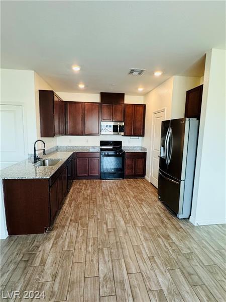 1003 BRILLIANT MDW AVE