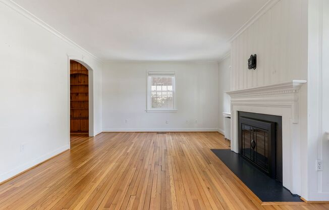 3 beds, 2.5 baths, $5,228