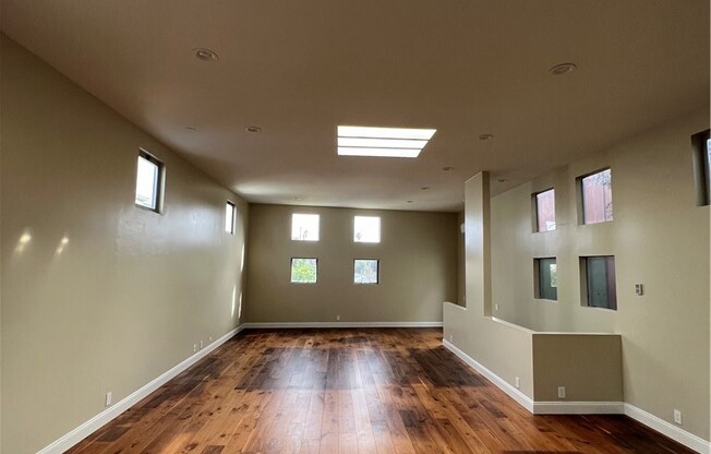 600 FLOWER AVE