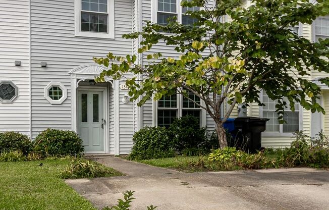 2 Bedroom Townhouse in Great Neck