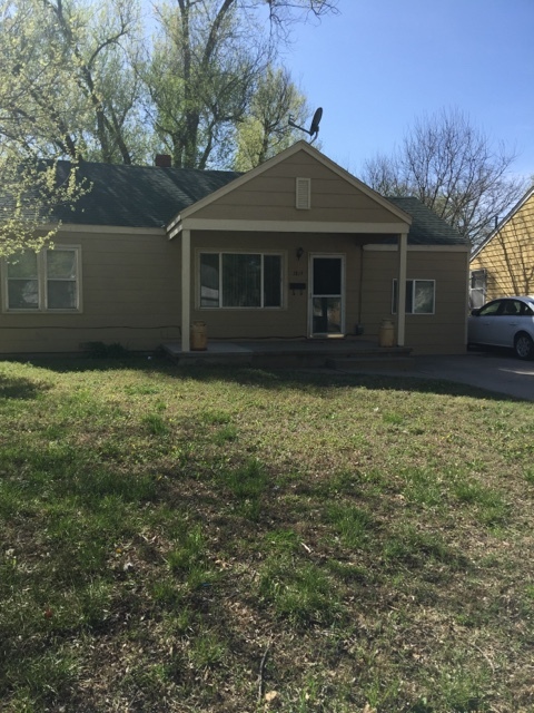 3 beds, 1 bath, $1,050