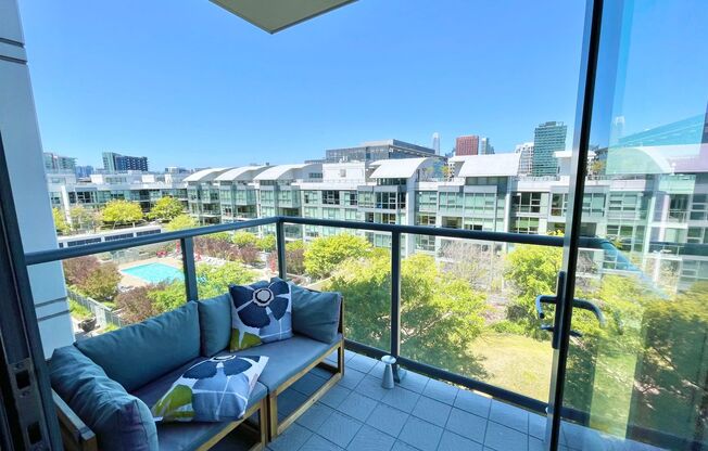 Luxurious Condo at Madrone w/Bay, City Views, Balcony, Pool, Parking - A Must See - PROGRESSIVE