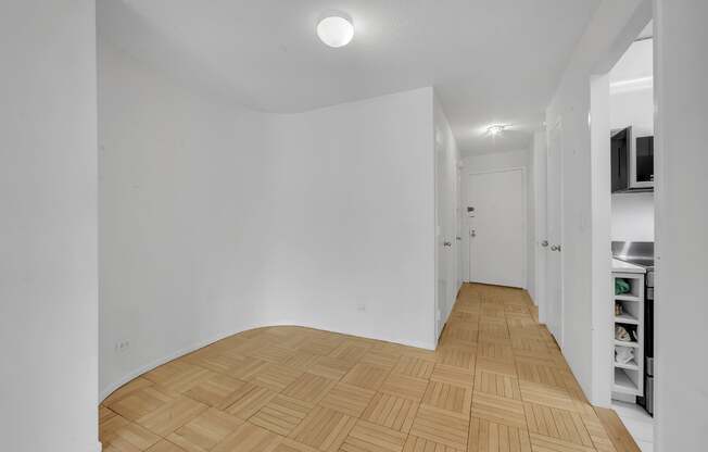Studio, 1 bath, 571 sqft, $4,100, Unit 31H