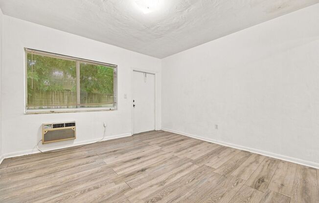 1 bed, 1 bath, 600 sqft, $1,400, Unit Unit 2