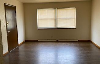 3 beds, 1 bath, $1,099