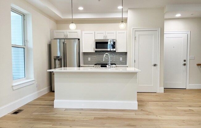12 ARNOLD CIR