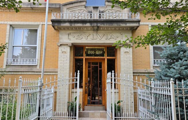 1000 N. Oakley Blvd.