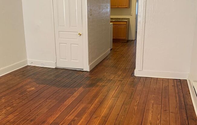 1 bed, 1 bath, $895