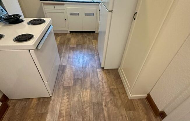 1 bed, 1 bath, $1,200, Unit 301