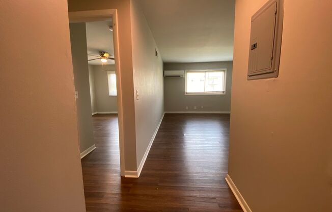1 bed, 1 bath, 640 sqft, $995, Unit A11