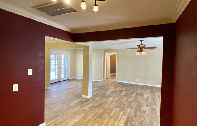 Spacious Four Bedroom, Pre-Leasing for Summer 2024!