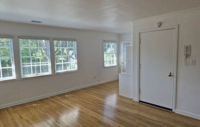 1 bed, 1 bath, 740 sqft, $1,630, Unit 39