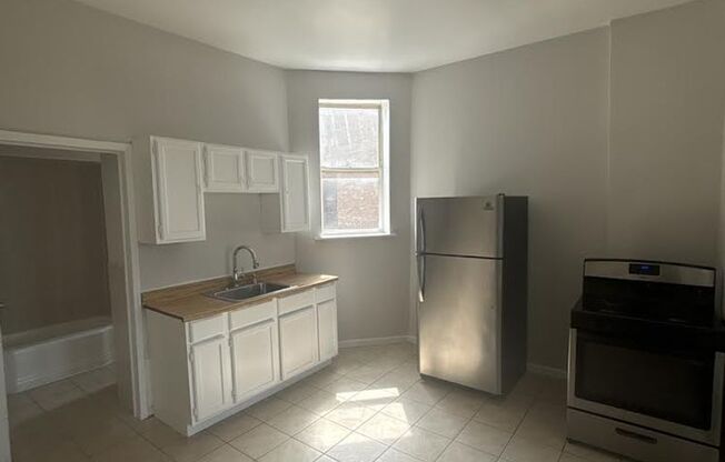 2 beds, 1 bath, $1,550