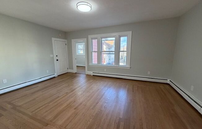 2 beds, 1 bath, 574 sqft, $2,200, Unit 74 6th St - Apt 2