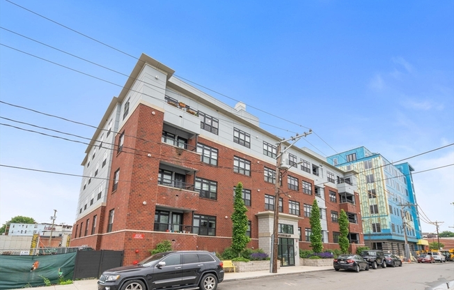 2 beds, 2 baths, 1,009 sqft, $4,100, Unit 301