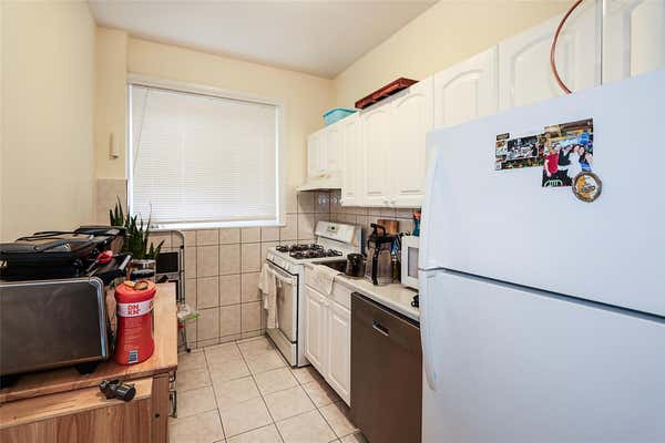 78 10 32 AVE