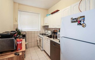 78 10 32 AVE