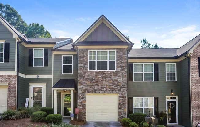 Spacious 3BR/2.5BA Townhome in Prime Stoney Pointe Location Near Camp Creek