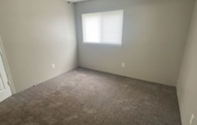 2 beds, 2 baths, 856 sqft, $920, Unit 2726-1210