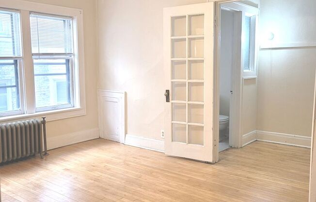 Studio, 1 bath, $875, Unit 25