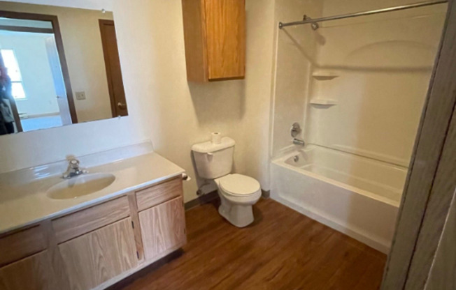 2 beds, 1 bath, 1,000 sqft, $1,000, Unit TE218X-104