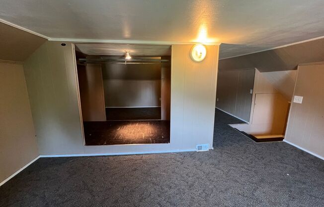 2 beds, 1 bath, $1,150, Unit A926 - Upper