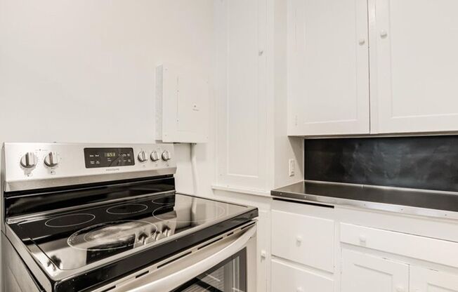 1 bed, 1 bath, 596 sqft, $1,375, Unit 404