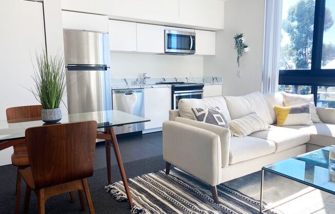 Studio, 1 bath, 583 sqft, $2,299, Unit Unit 12