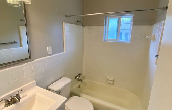 2 beds, 1 bath, 850 sqft, $1,445, Unit 497-D07