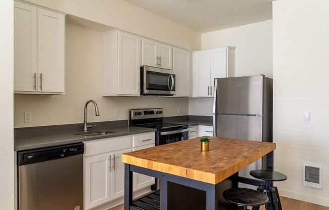 1 bed, 1 bath, 690 sqft, $1,499, Unit 212-220