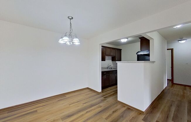 2 beds, 2 baths, $1,436, Unit 62