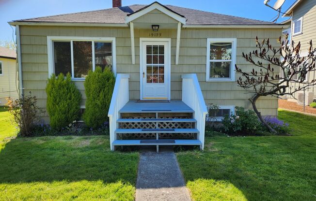 Quant 2 Bedroom House In Down Town Poulsbo