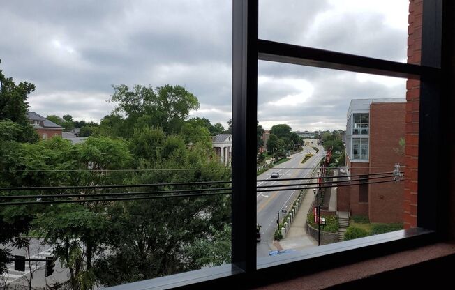 1 bed, 1 bath, 694 sqft, $1,300, Unit 304