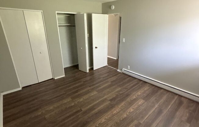 2 beds, 1 bath, 720 sqft, $900, Unit 5