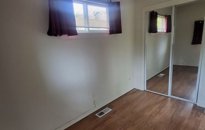 2 beds, 1 bath, $1,595