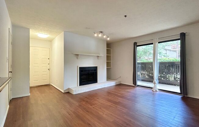 Vinings Run 1 Bedroom Condo, Minutes from The Battery and Truist Park!