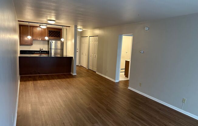 1 bed, 1 bath, 700 sqft, $1,295, Unit 309(R)