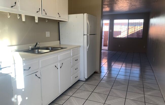 Spacious 2 Bedroom Apartment with Washer Included