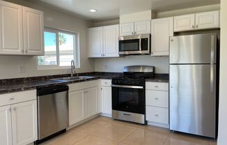 COMING SOON!!! NEWLY RENOVATED 2 Bed / 2 Bath Apartment right off EL PASEO, Palm Desert!!