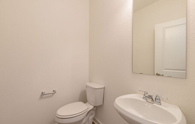 3 beds, 2.5 baths, $1,800, Unit # #B