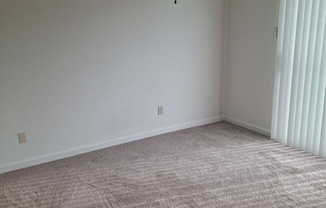 2 beds, 1 bath, 800 sqft, $1,075, Unit 190306