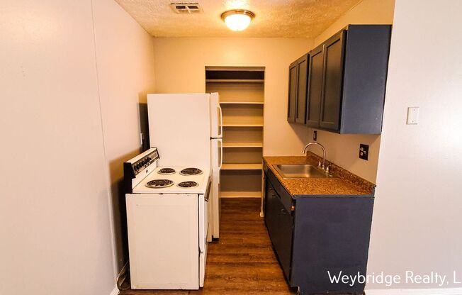 1 bed, 1 bath, 635 sqft, $730, Unit #10