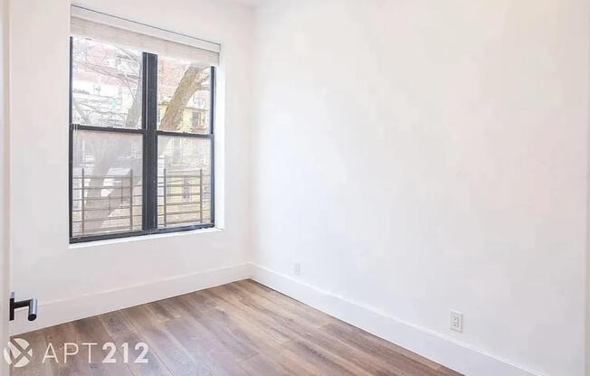 923 BEDFORD AVE