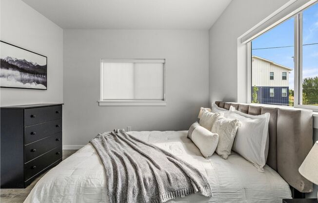 3 beds, 2.5 baths, 1,524 sqft, $2,295, Unit ABBY2-101