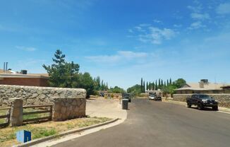 5520 Oakbriar Circle
