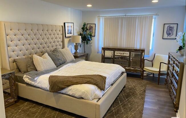 1 bed, 1.5 baths, 998 sqft, $3,500, Unit 503