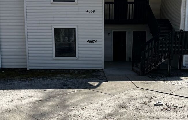 2 beds, 2 baths, 1,050 sqft, $1,075, Unit 4067-A